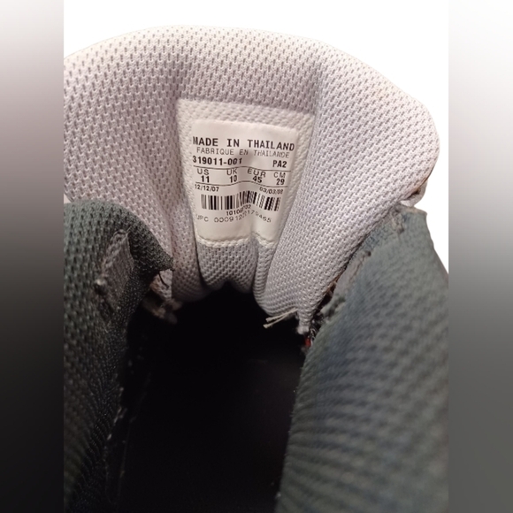 Nike Shark 319011-001 Black And White Football Cleats EUC Size 11 - Picture 8 of 8